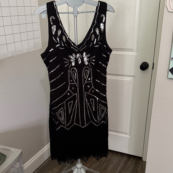 Flapper Girl Chic Black and Silver Mini Dress - Picture 1 of 7